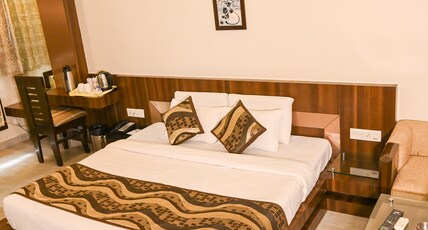 Hotel Ravisha Continental Room Type - Deluxe Room