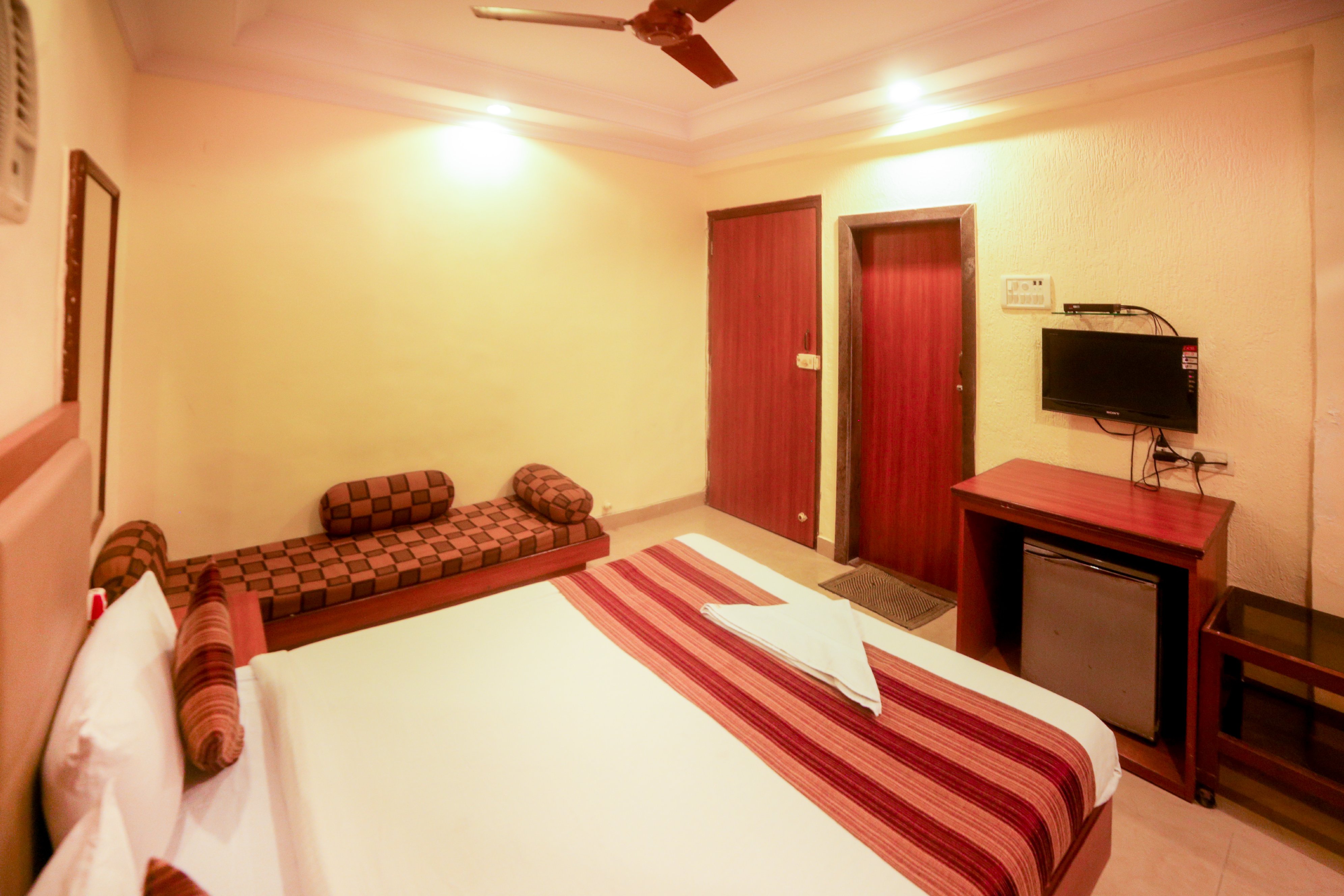 Hotel Lucky Bandra - Tap to explore photos