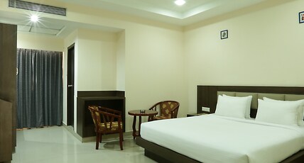 The Contour Hotel Room Type - Deluxe Room The Contour Hotel Room Type - Deluxe Room