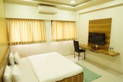 VOVAM SERVICE APARTMENT (FORMERLY  KNOWN AS DS GROUP