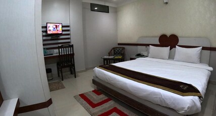 Grand Corporate Room Type - Corporate Deluxe Room
