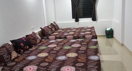 Subhash Guest House Room Type - Deluxe Non Ac Room