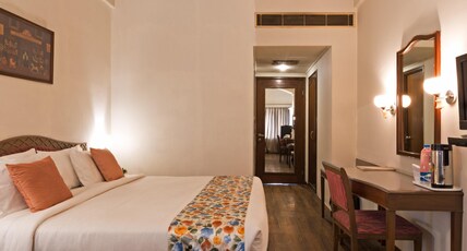 Hotel Crystal Palace Room Type - Deluxe Room