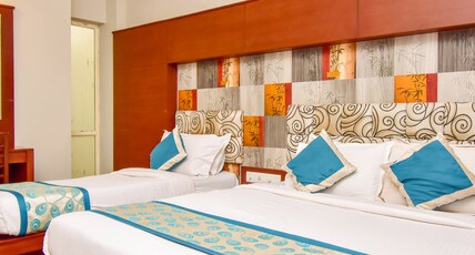 Hotel Greens Gate (Near Central station) Room Type - Deluxe Triple
