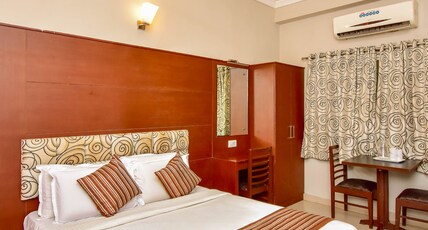 Hotel Greens Gate (Near Central station) Room Type - Green Suite