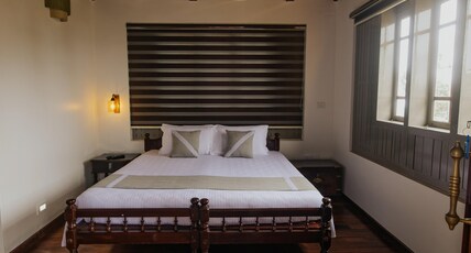 Misty Courtyard Room Type - Deluxe Room