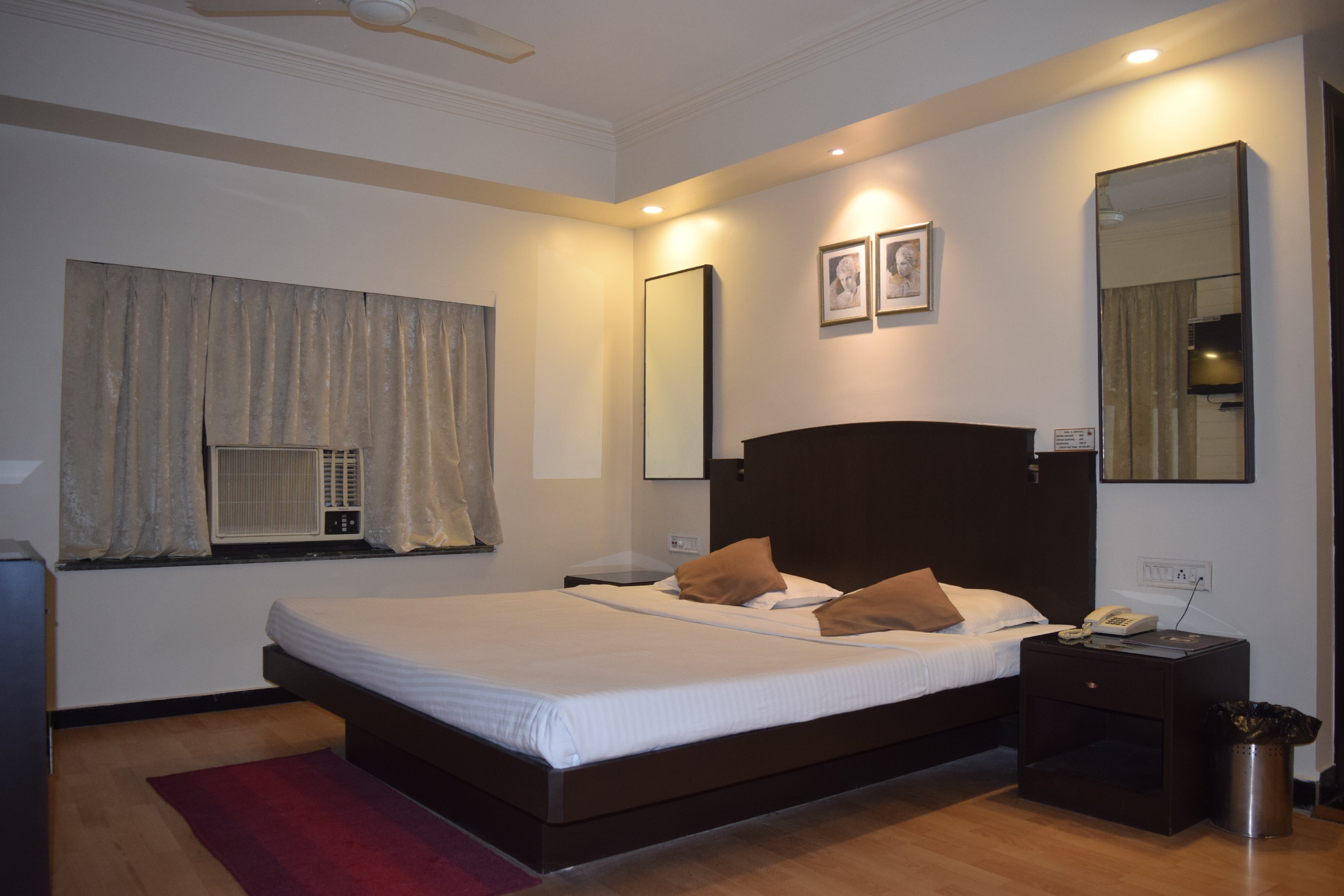 HOTEL HARJIT RESIDENCY - Tap to explore photos