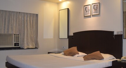HOTEL HARJIT RESIDENCY Room Type - Executive Club