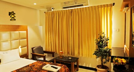 New Cape Hotel Room Type - Deluxe Double AC Room