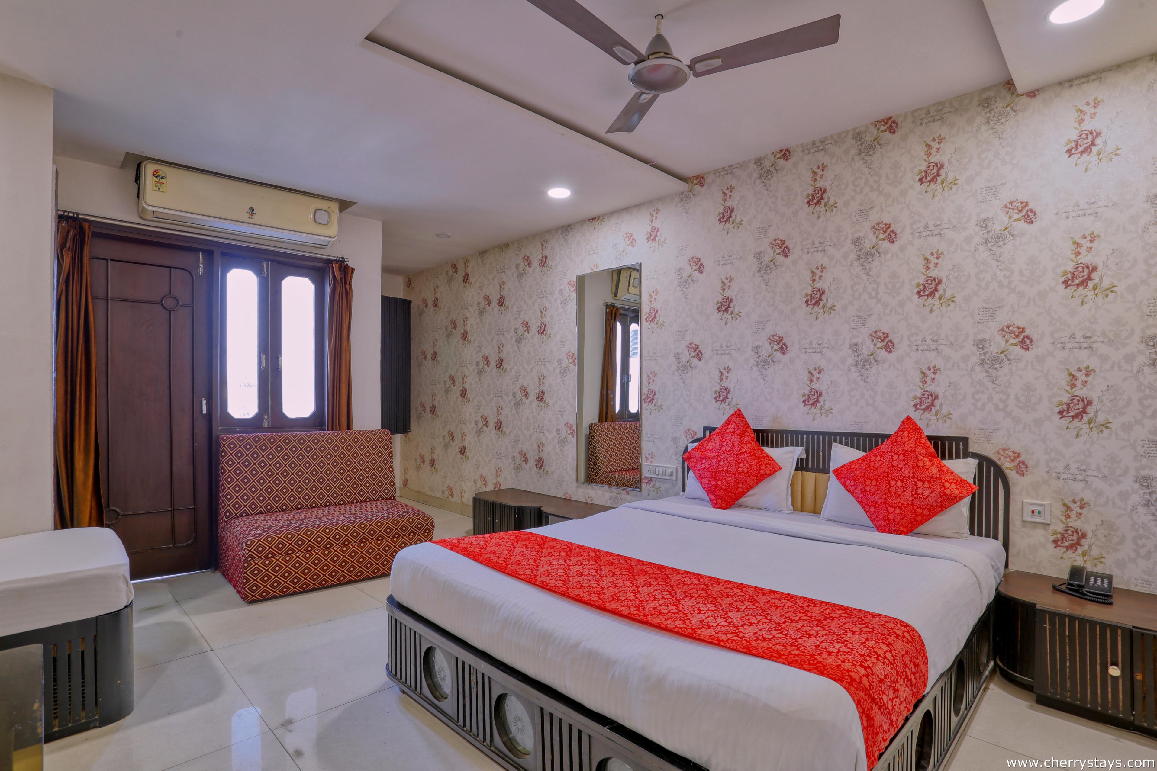 Hotel Galaxy Room Type - Premium Room