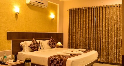 Hotel Sun Plaza - Pure Veg Room Type - Plaza Royal