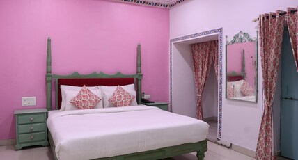 Hotel Gangaur Palace on Lake Pichola by WSI Room Type - Deluxe Room With Jharokha Hotel Gangaur Palace on Lake Pichola by WSI Room Type - Deluxe Room With Jharokha