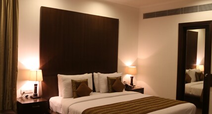 Divine Paradise Tavisha South Delhi Room Type - Junior Suite with Bathtub Divine Paradise Tavisha South Delhi Room Type - Junior Suite with Bathtub
