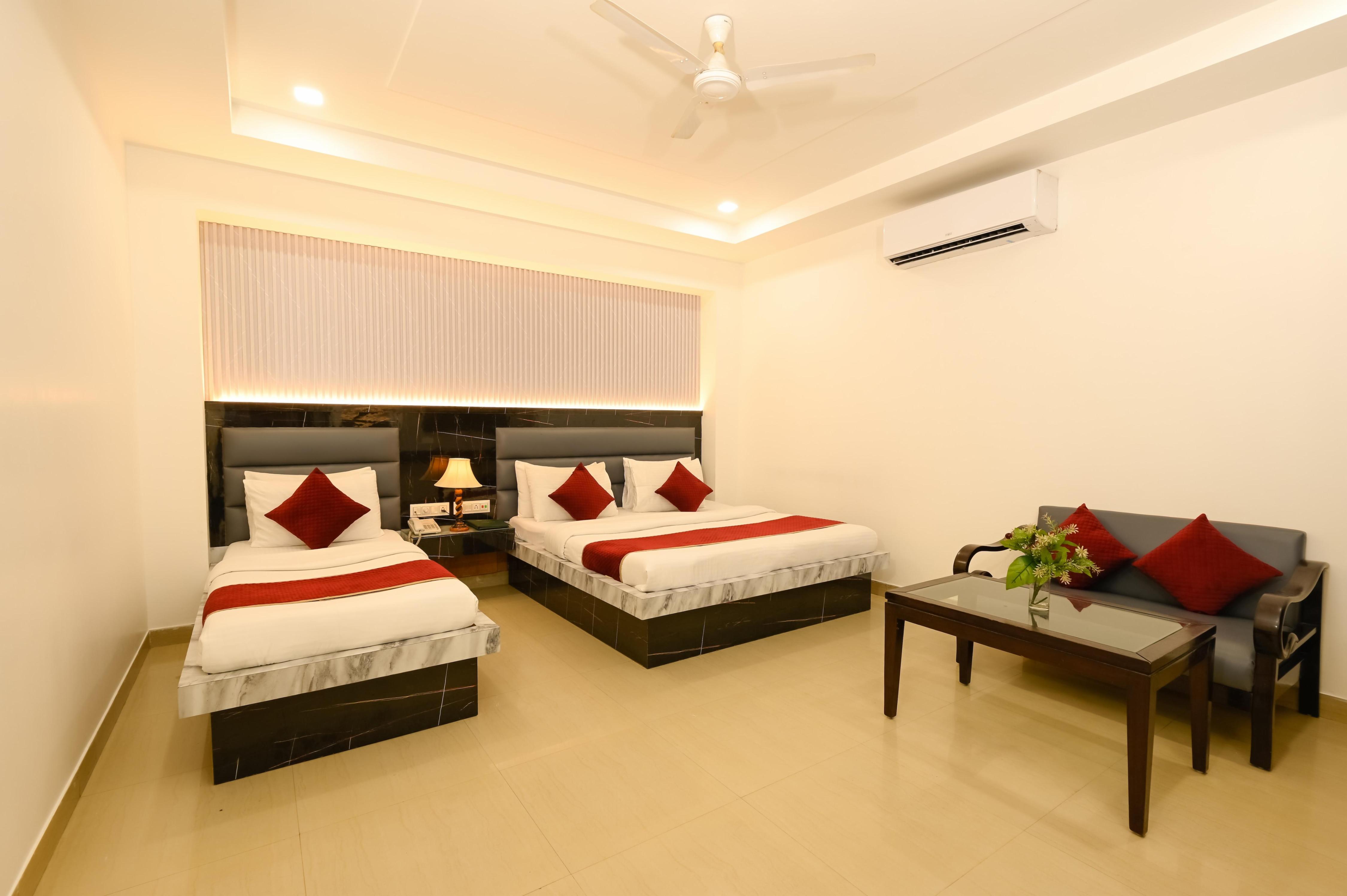 Hotel Krishna Deluxe By RCG Hotels Room Type - Triple Room with Free Wi-Fi