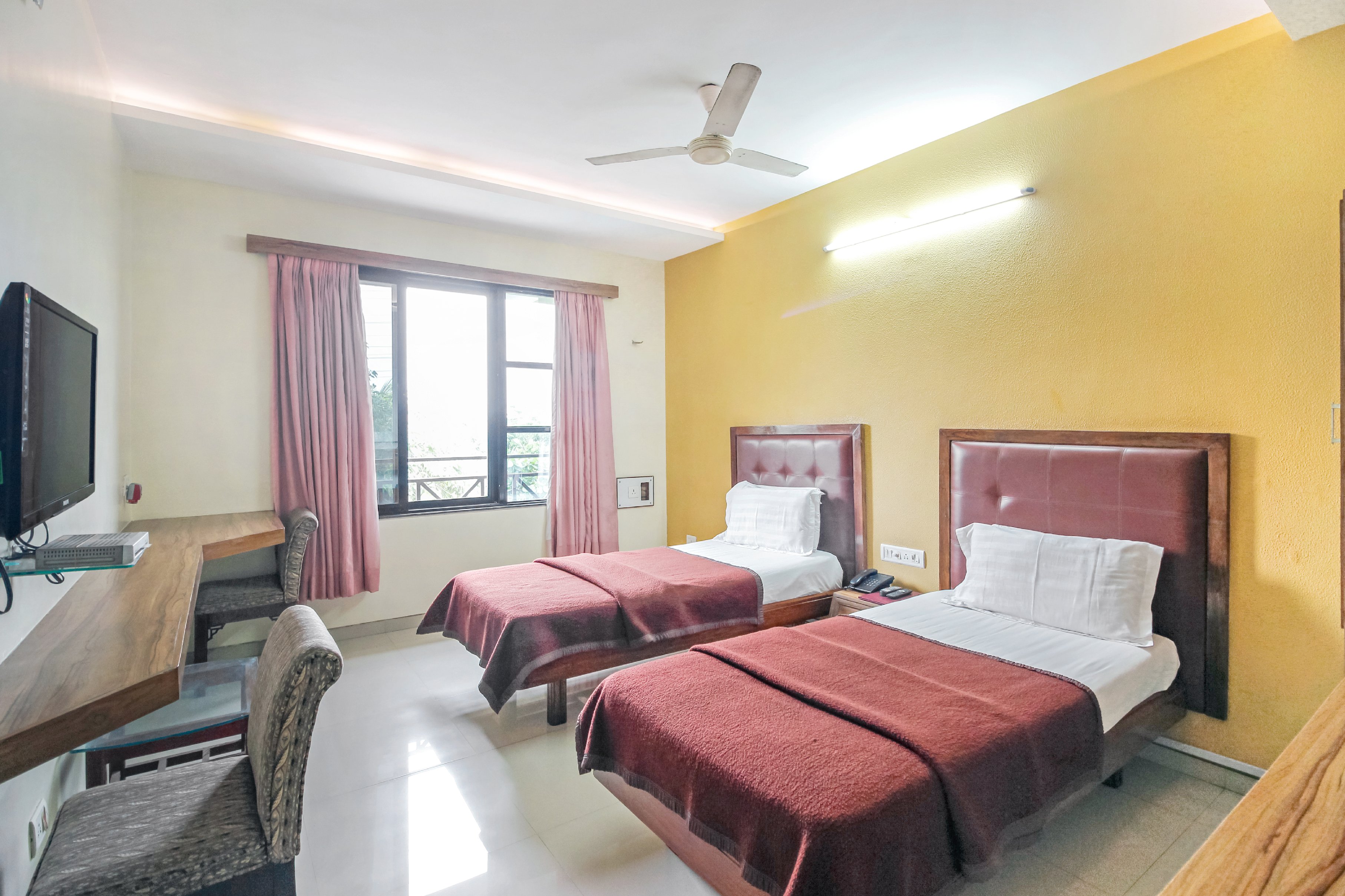 Hotel Executive Room Type - Deluxe Room Non A/C