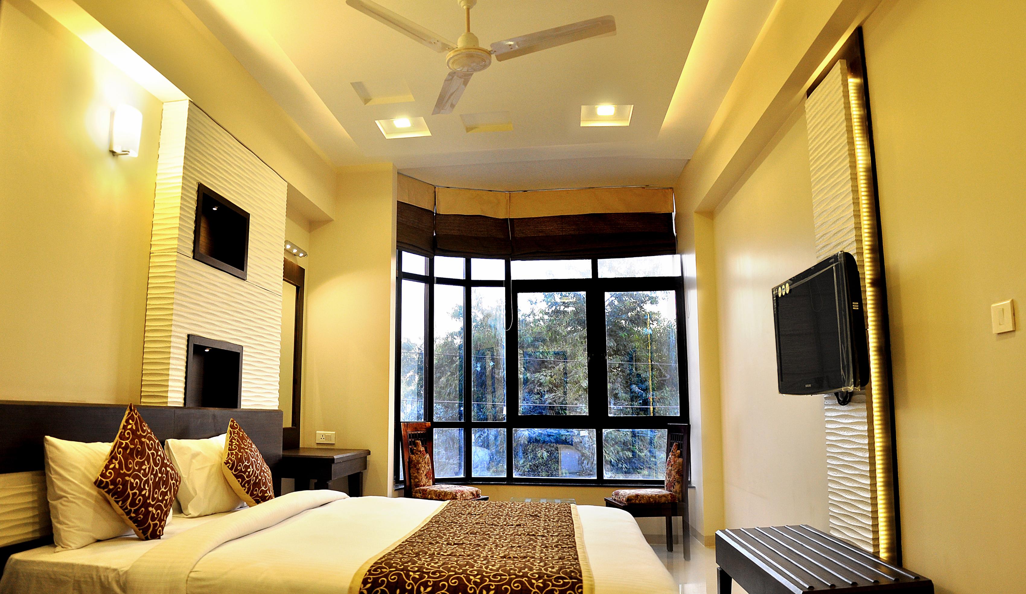 Hotel Shree Narayana - Tap to explore photos