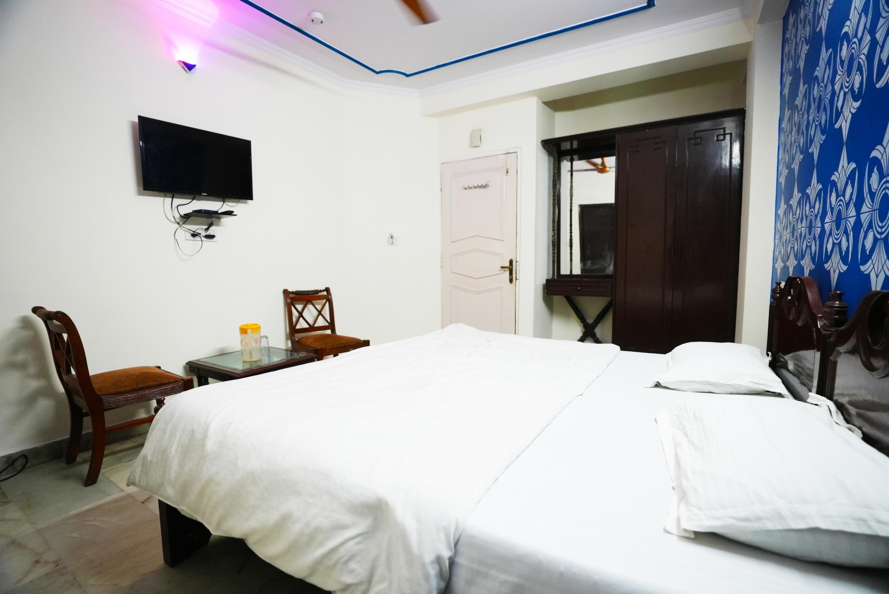 Hotel Le Sancy - Tap to explore photos