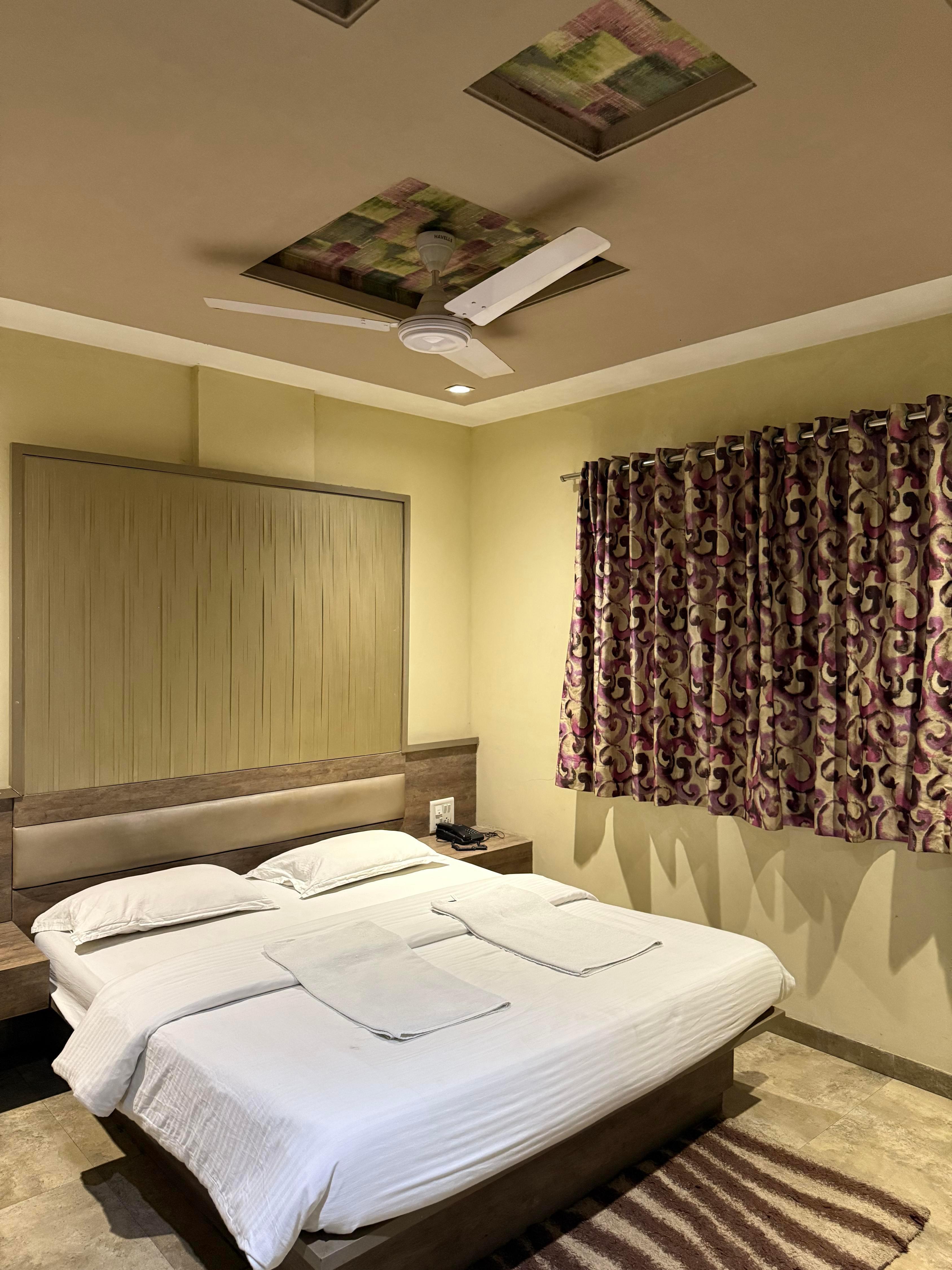 HOTEL SAI SURAJ PARK Room Type - Deluxe Double Bed AC room