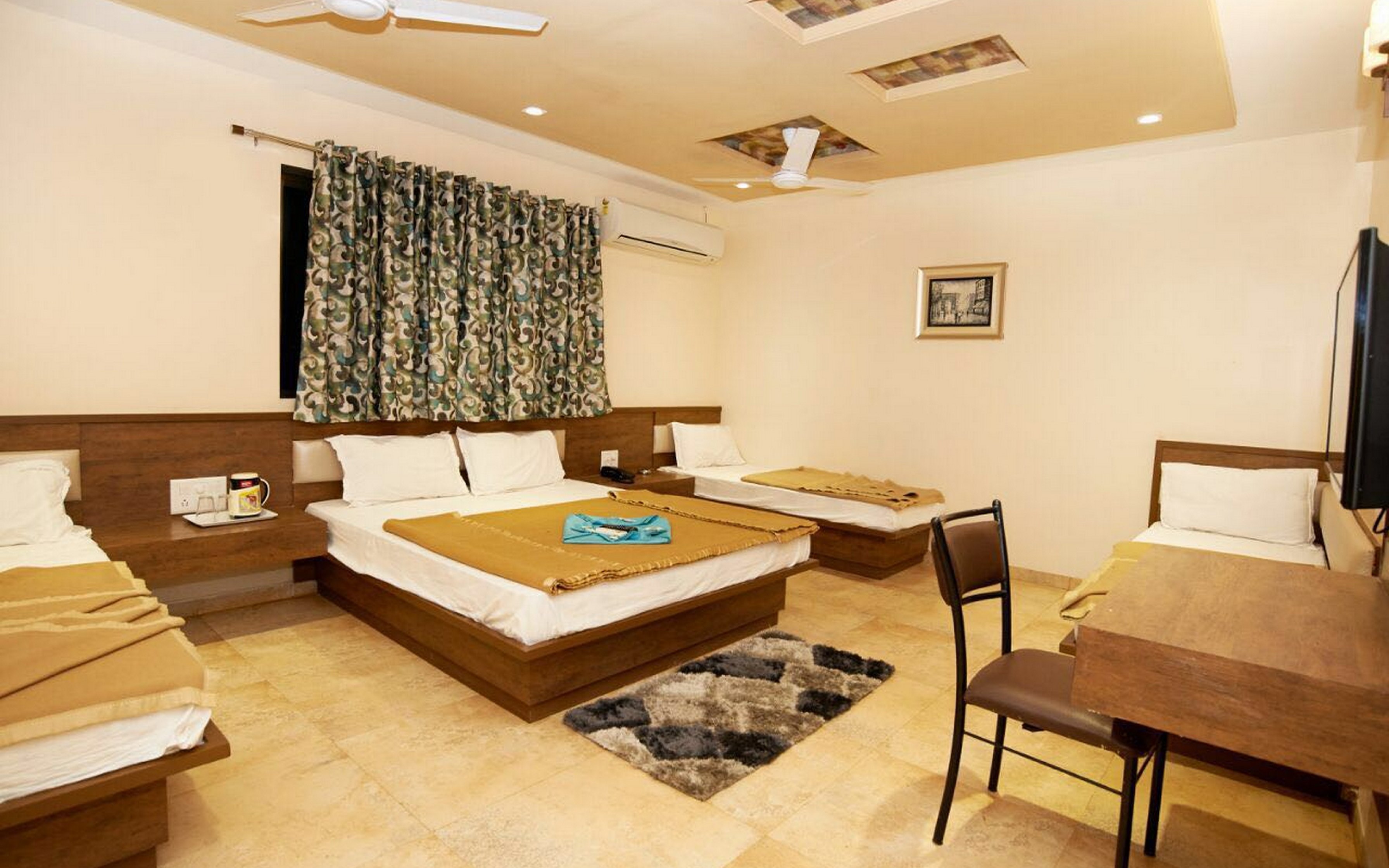 HOTEL SAI SURAJ PARK Room Type - Family Room 5 bed NON AC