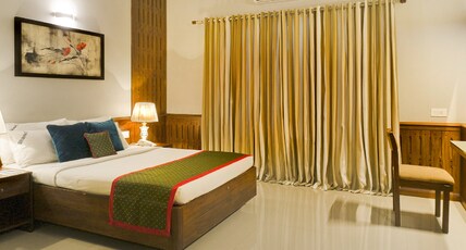 Bhasuri Inn Room Type - DELUXE AC ROOMS