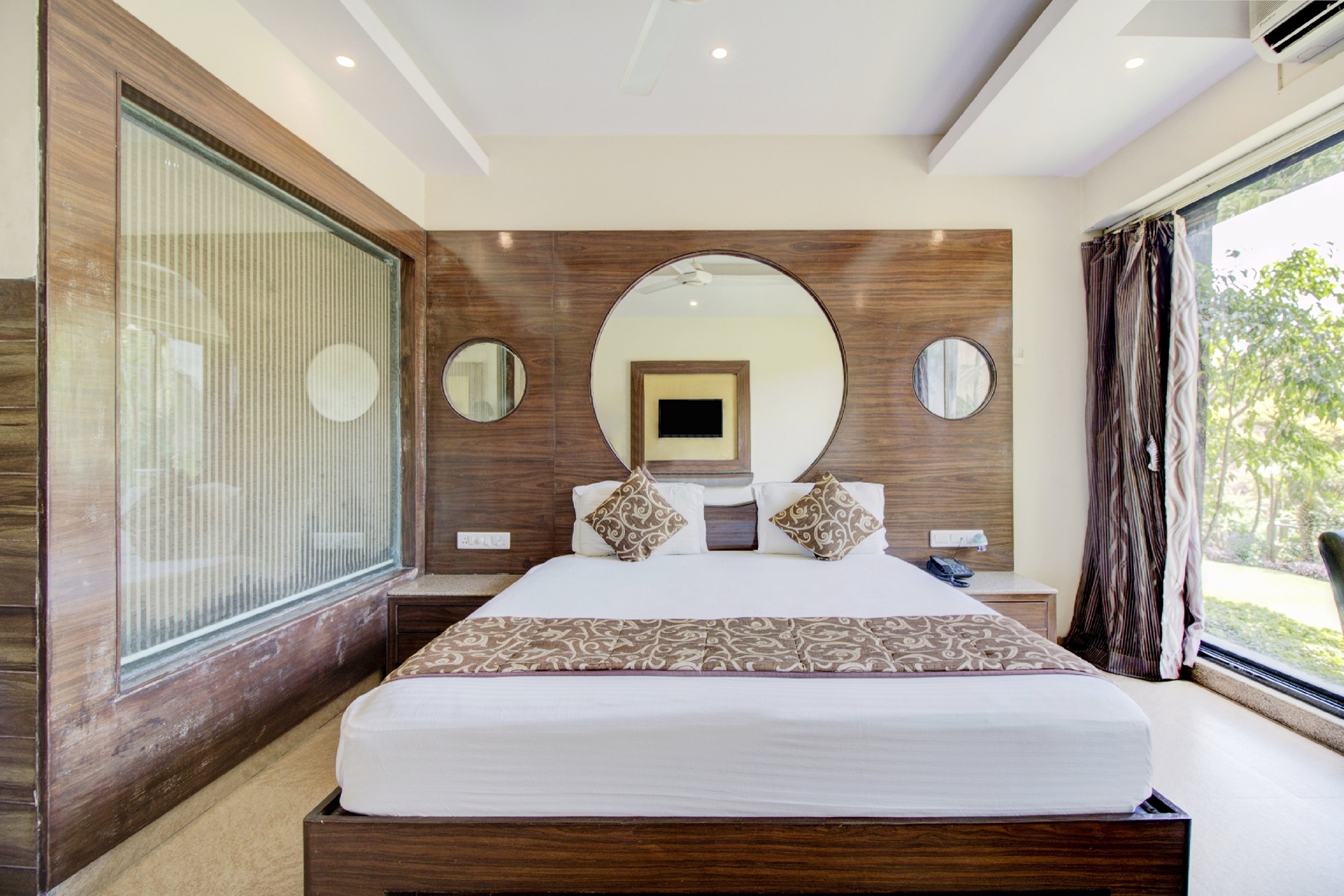 Hotel Royale Palace Room Type - Royal Luxury Room