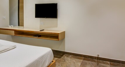 Hotel Middletown Room Type - Super Deluxe AC Room