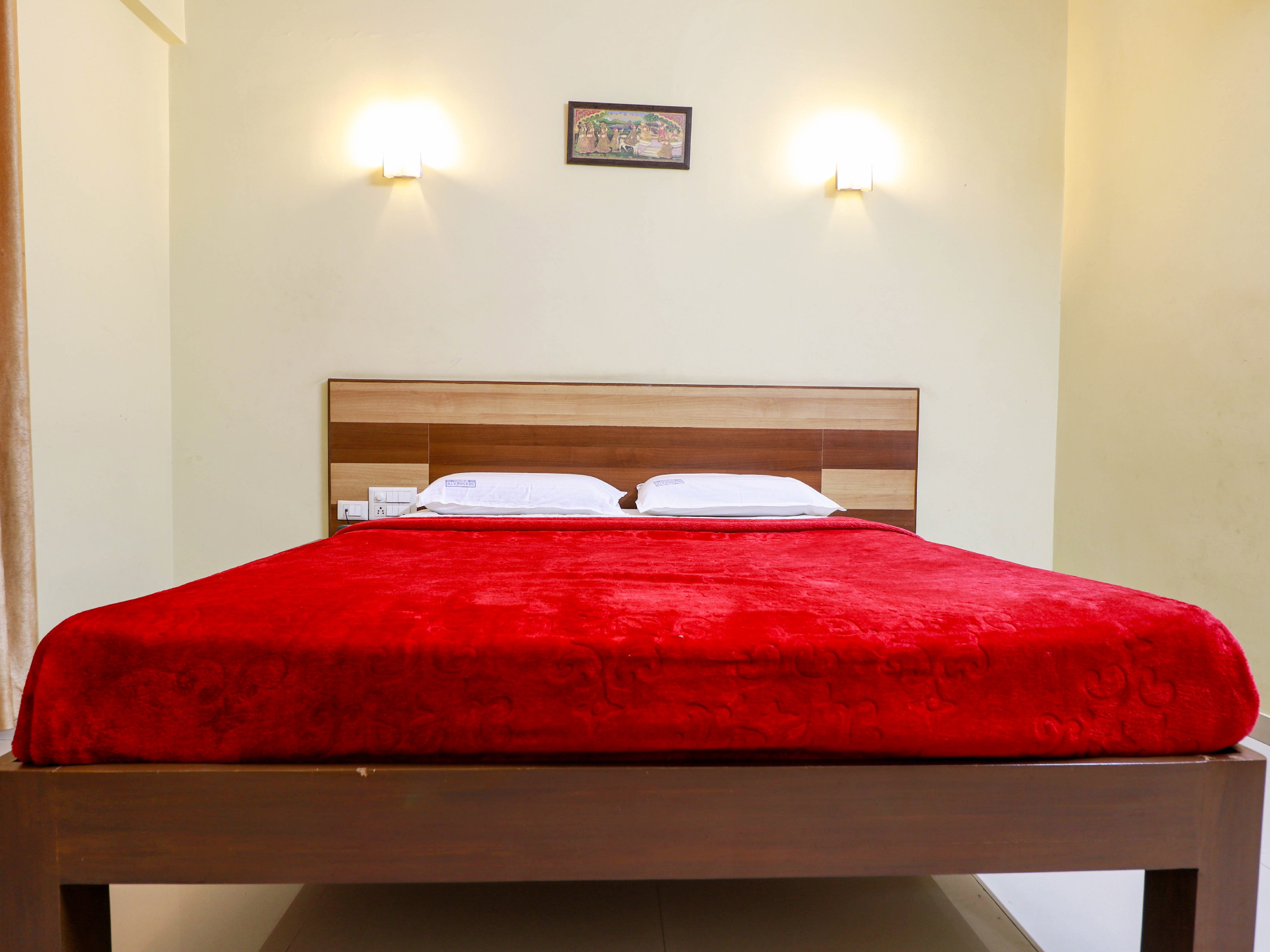 Shashwath Residency Room Type - Standard AC Room