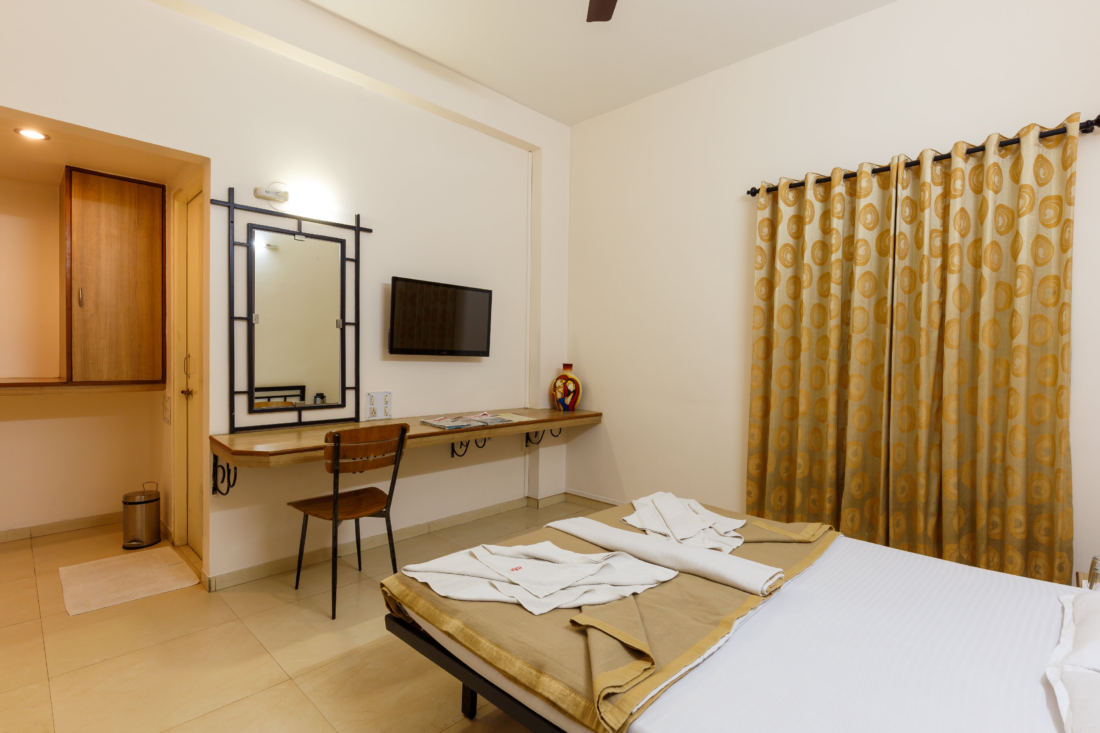 Hotel Rajpurush - Tap to explore photos