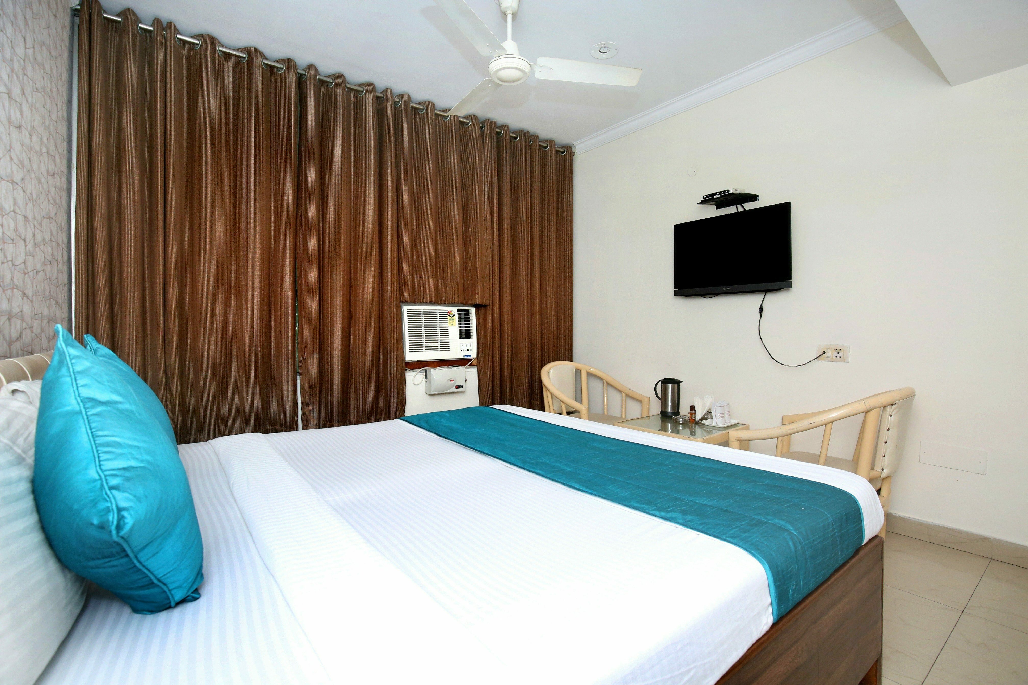 Hotel Haryana - Tap to explore photos