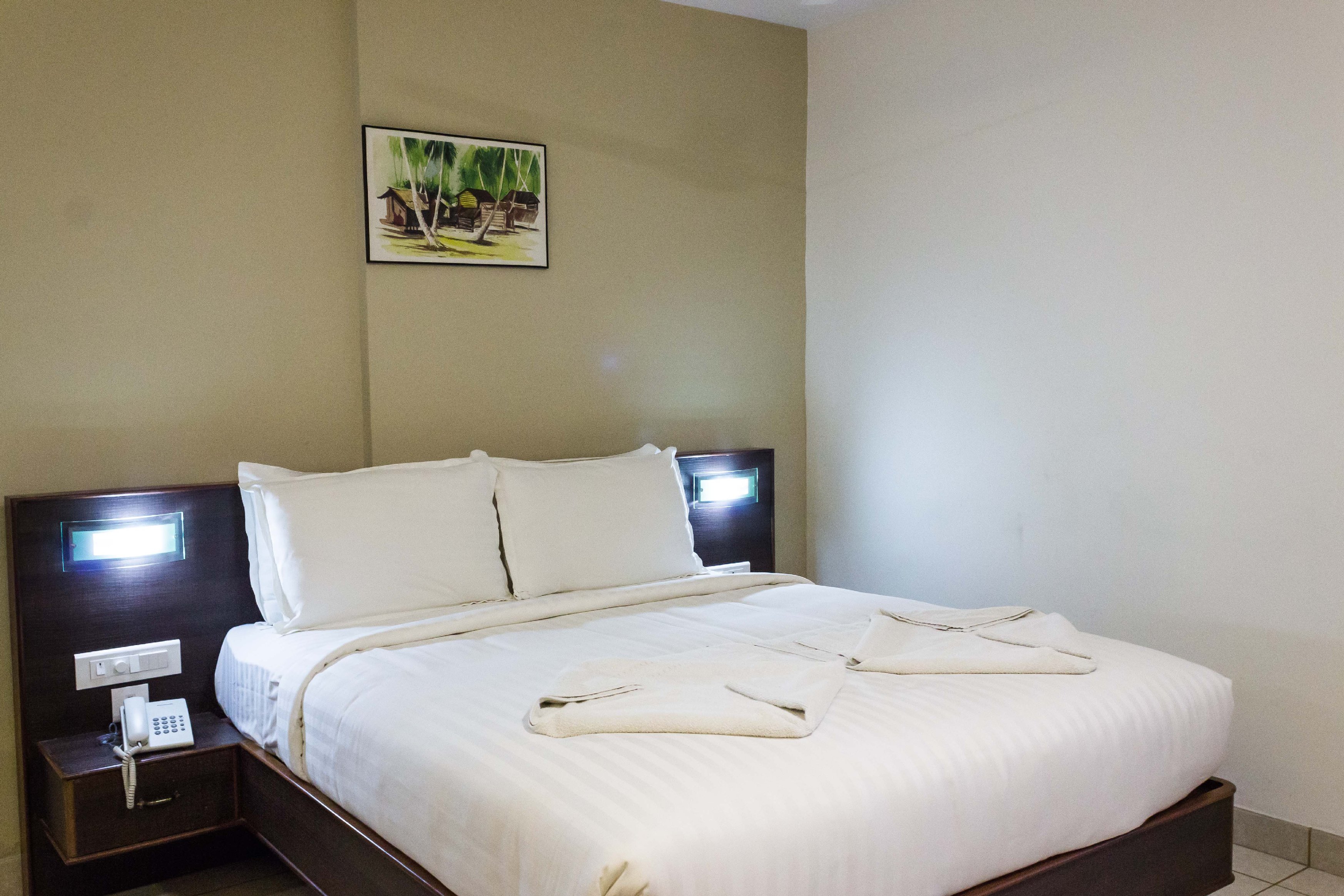 Beith Hotel - Tap to explore photos