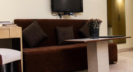 Mayur Hotel (Pure Veg) Room Type - Superior Twin Room