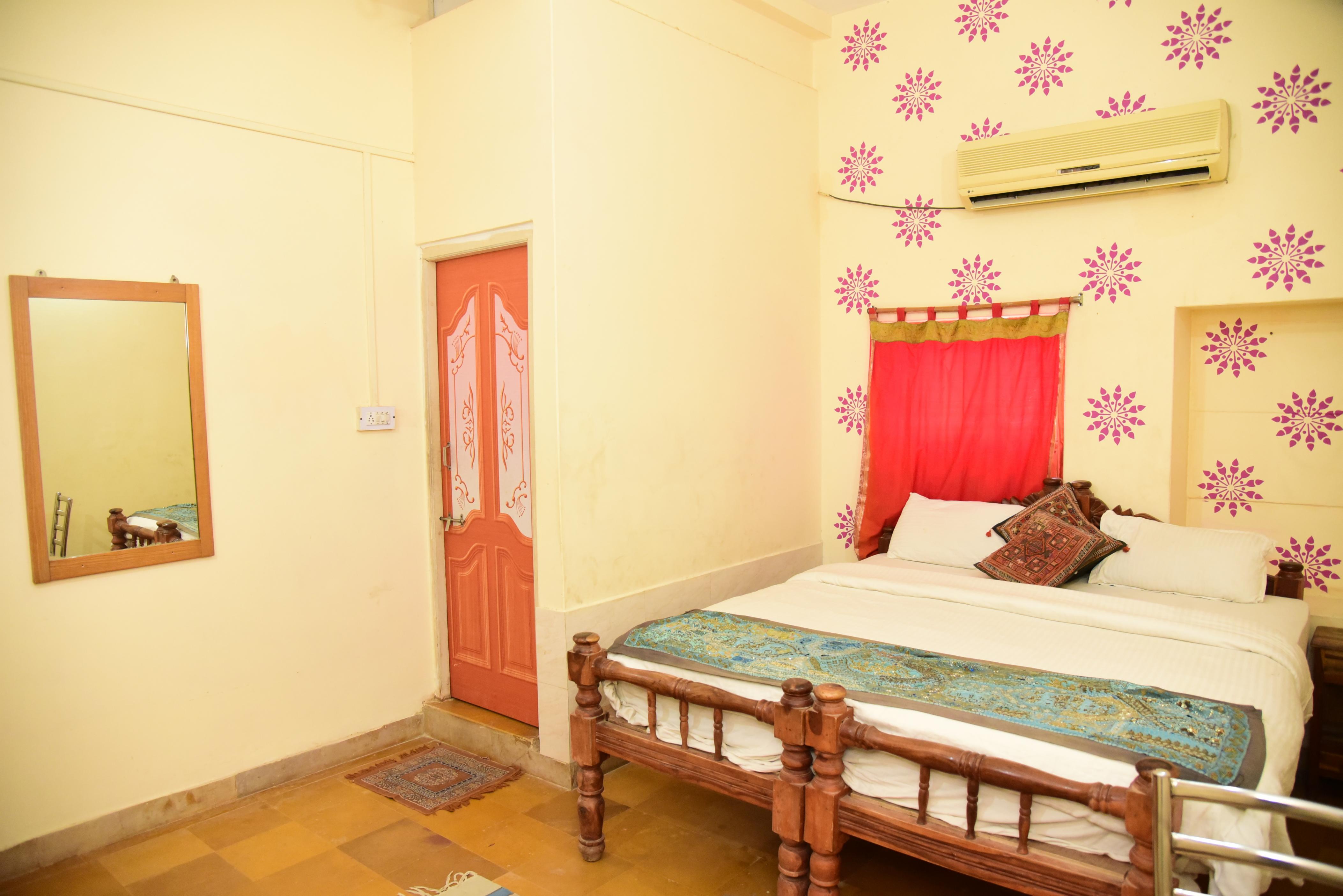 Hotel Heera Court - Tap to explore photos