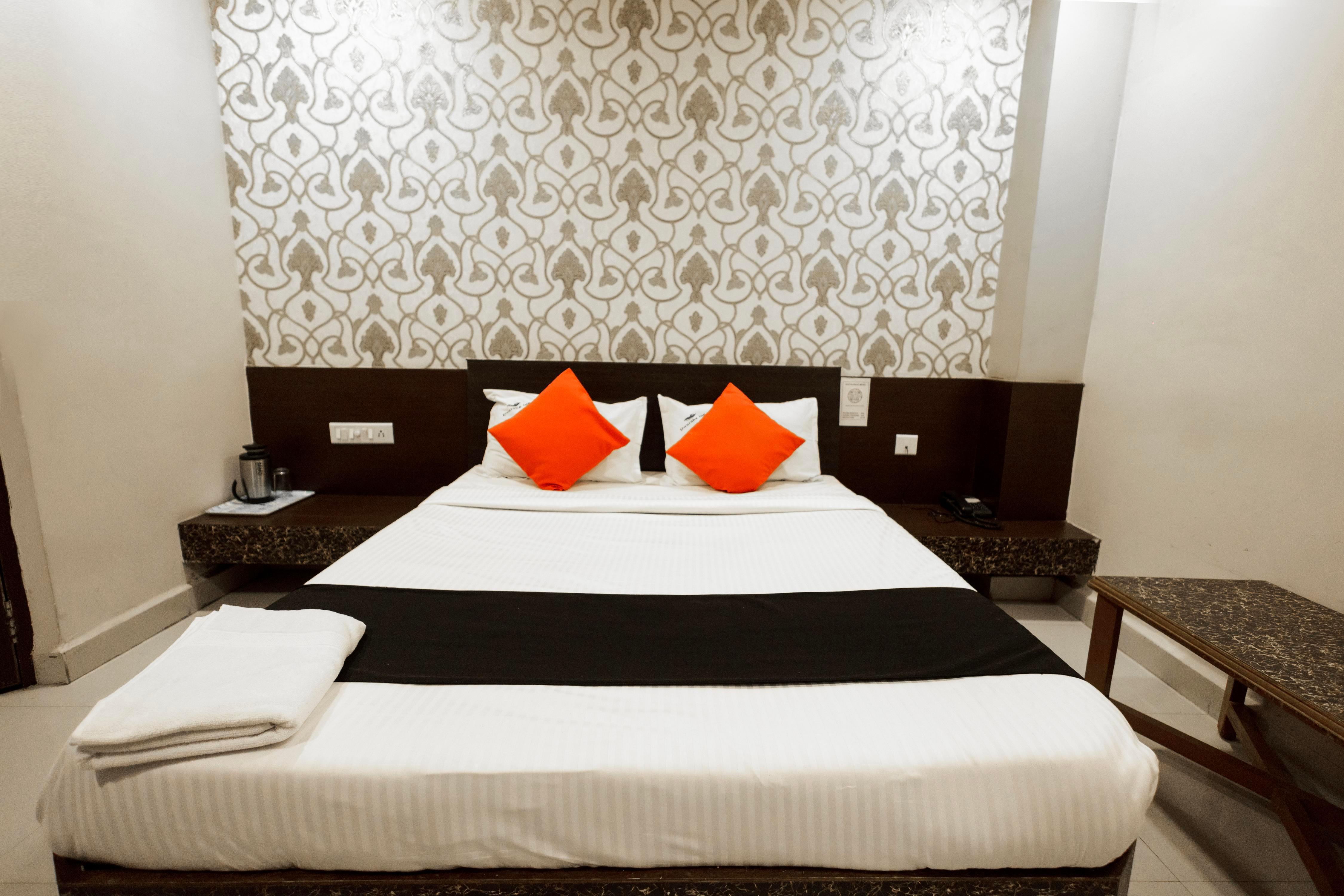Hotel Dwaraka Inn - Tap to explore photos