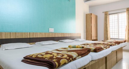 hotel pariwar Room Type - Family Room 4 Bed Non AC hotel pariwar Room Type - Family Room 4 Bed Non AC