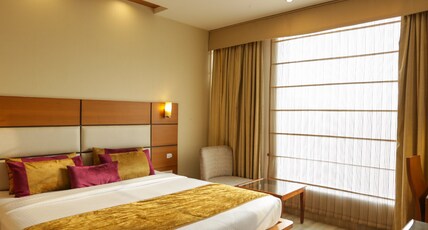 Hotel Coral Star Room Type - Coral Silver Room with Work Desk