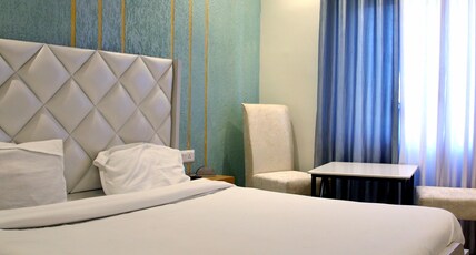 Hotel Ess Kay Room Type - DELUXE ROOM