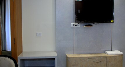 Hotel Ess Kay Room Type - Premium Room