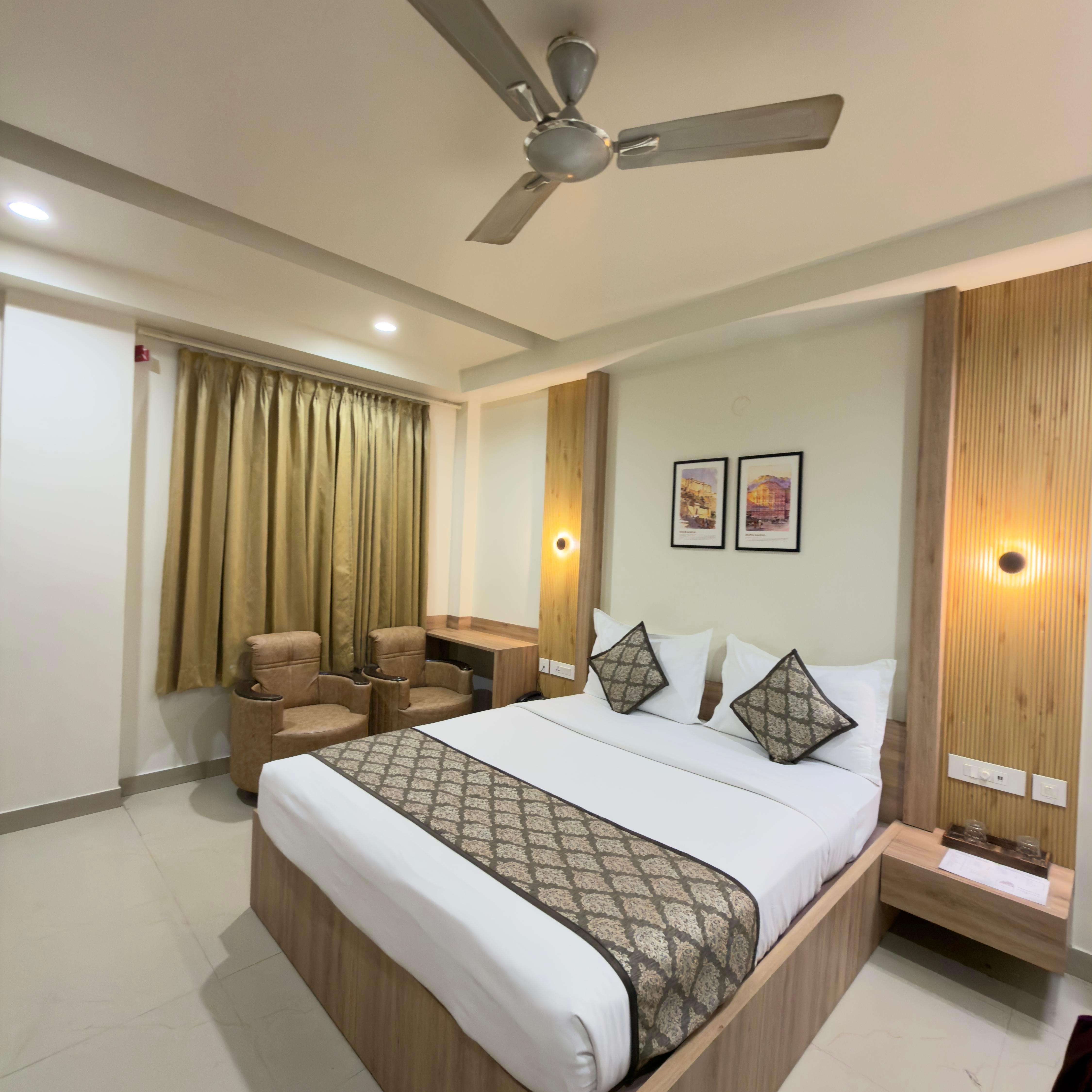 Hotel Mahadev Villa - Tap to explore photos