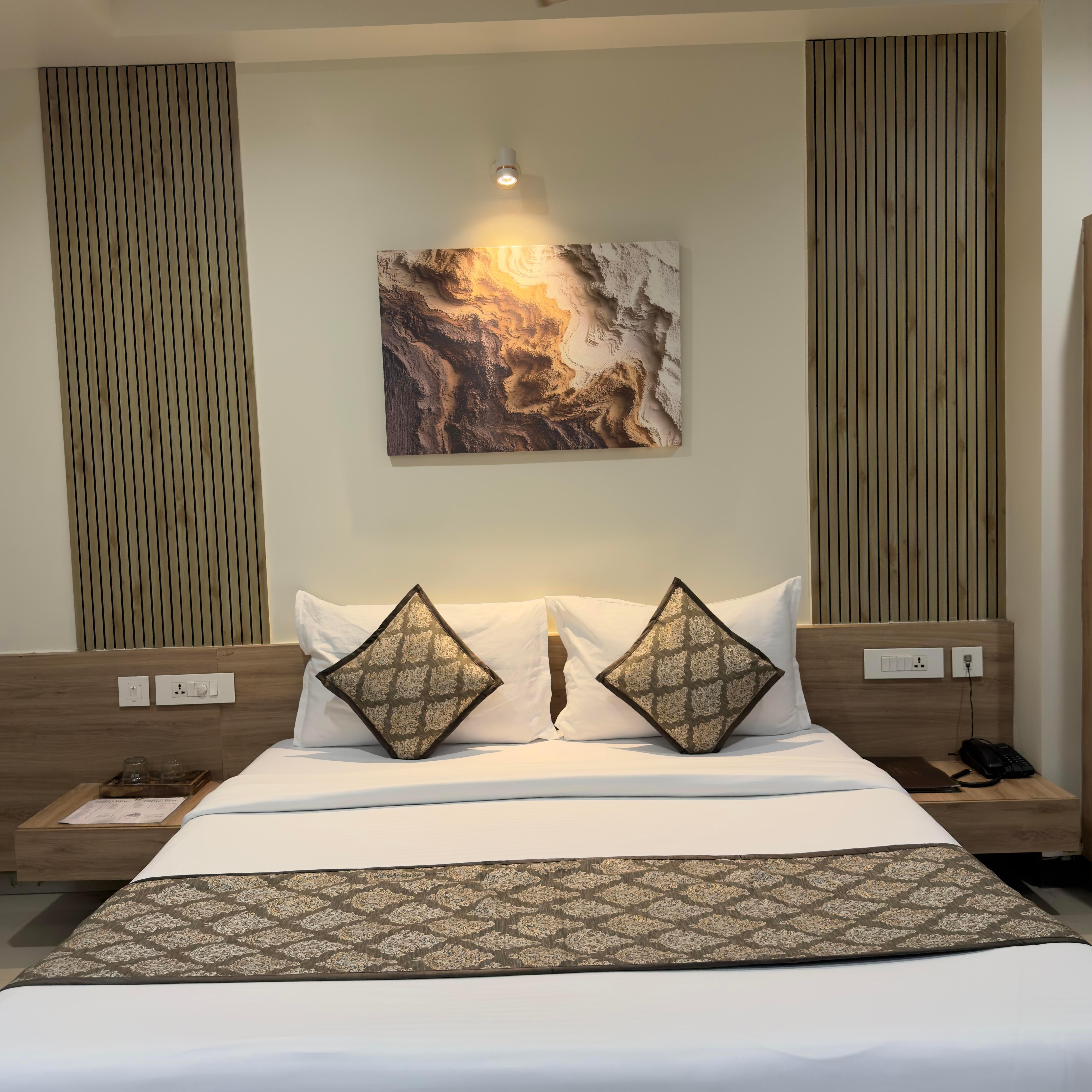 Hotel Mahadev Villa - Tap to explore photos