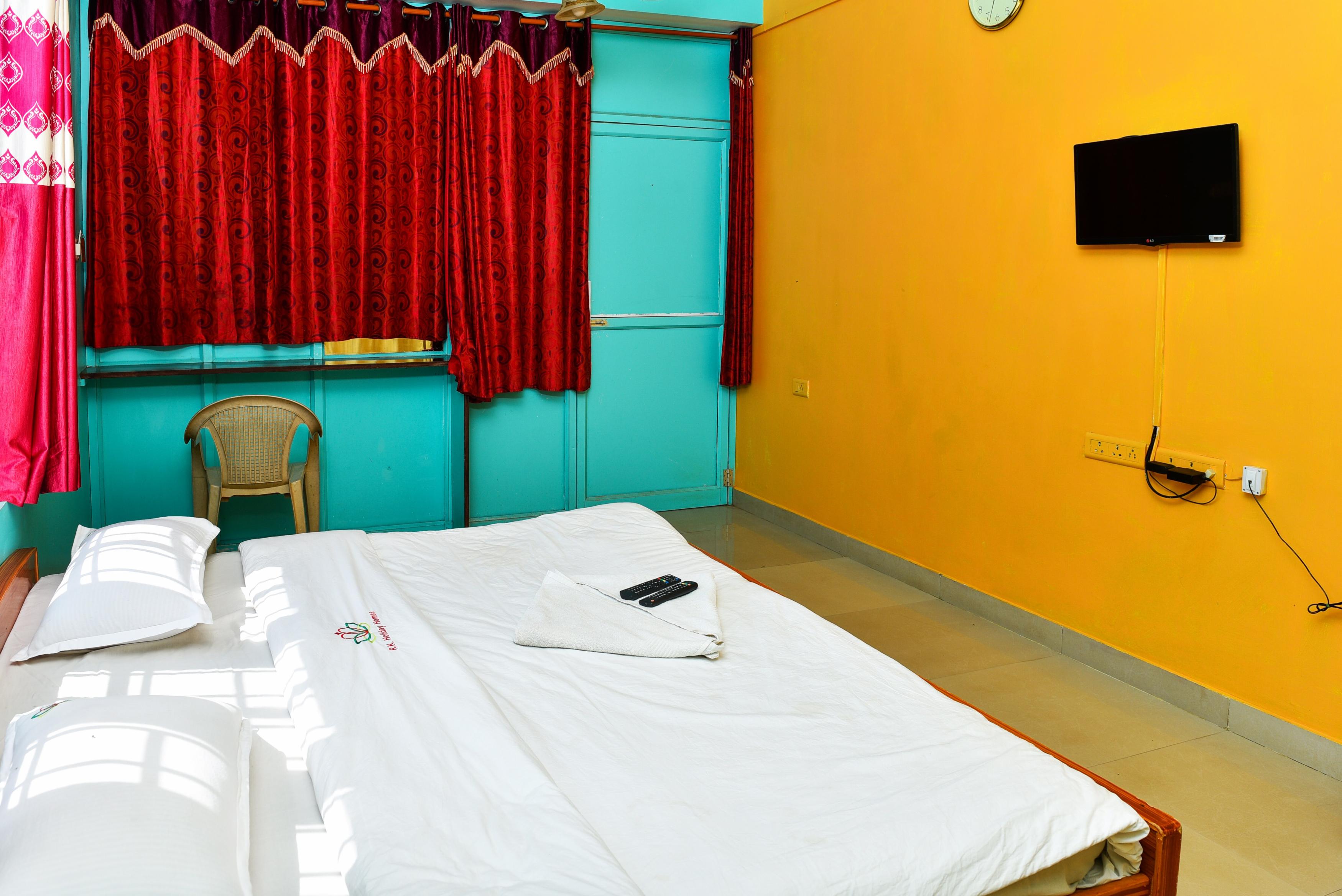 RK Homes Guest House - Tap to explore photos