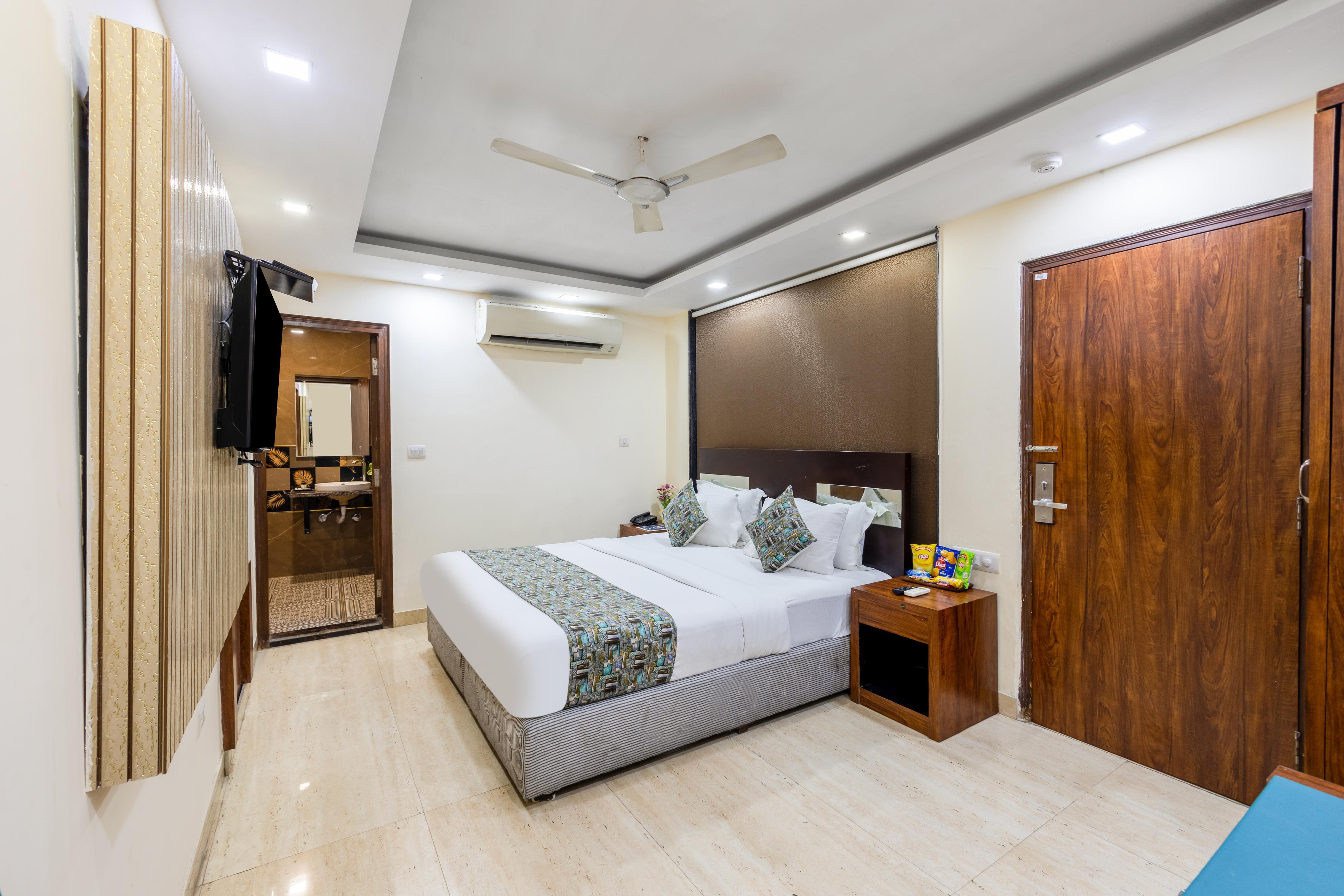 Hotel Neu Villa Near New Delhi Railway Station - Tap to explore photos