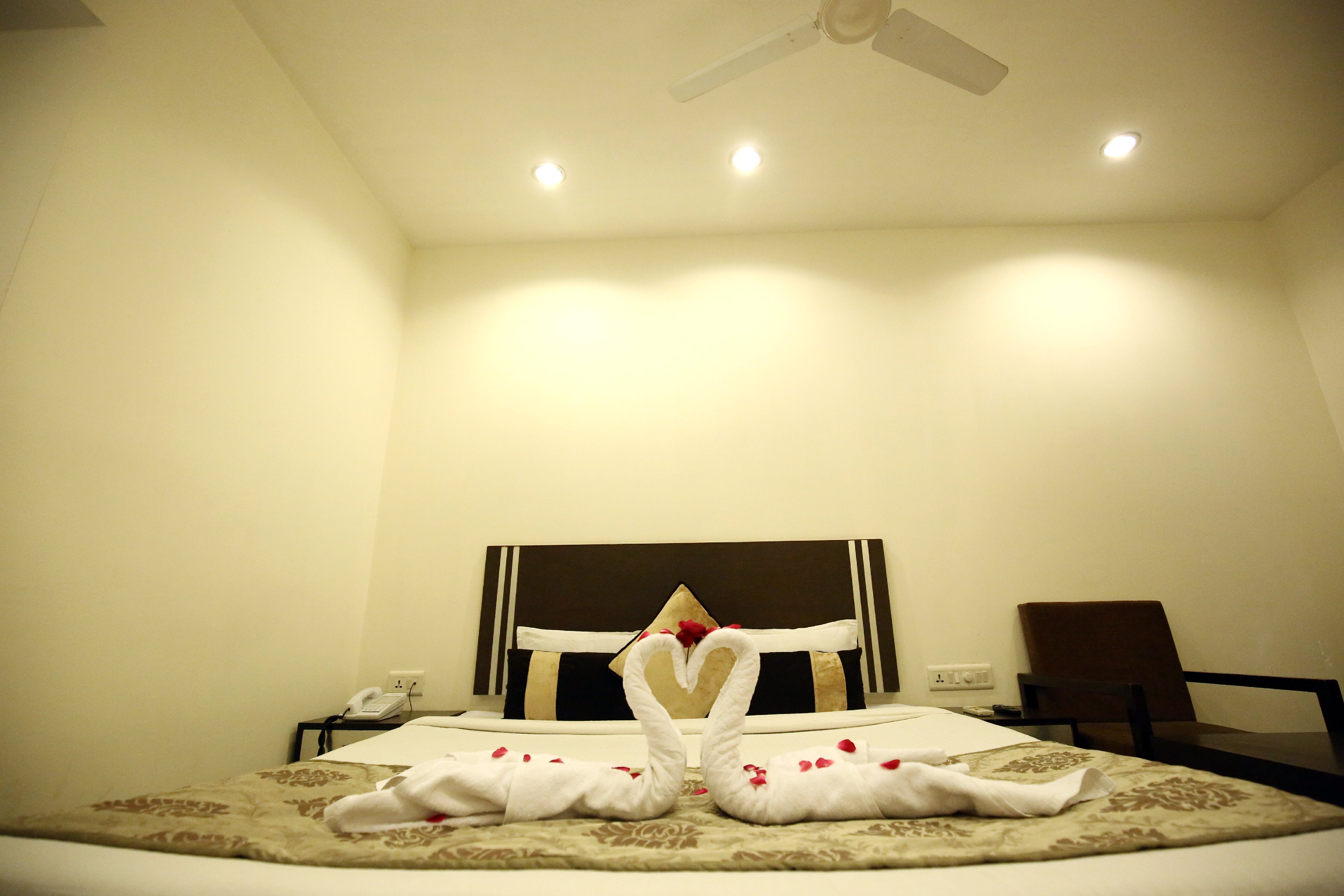 Hotel Regency Square - Tap to explore photos