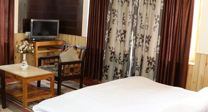 Hotel Mountain Trail Manali Room Type - Premium Room