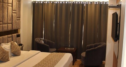 Hotel Cosmos Mall Road Room Type - Superior Room