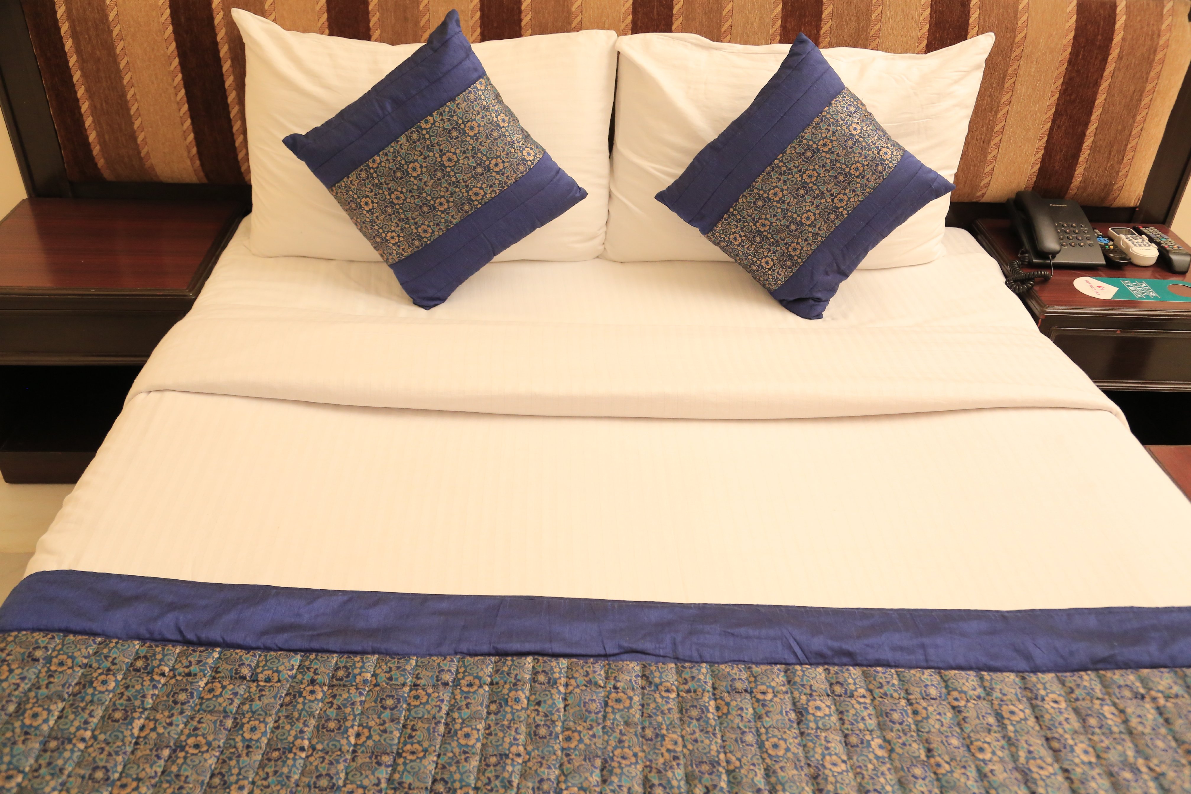 Hotel Sundeep Inn - Tap to explore photos