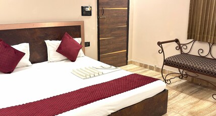 Hotel Kelson Dx. Room Type - Deluxe Studio With City View