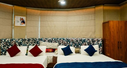Hotel Vrinda Palace Room Type - Deluxe Suite