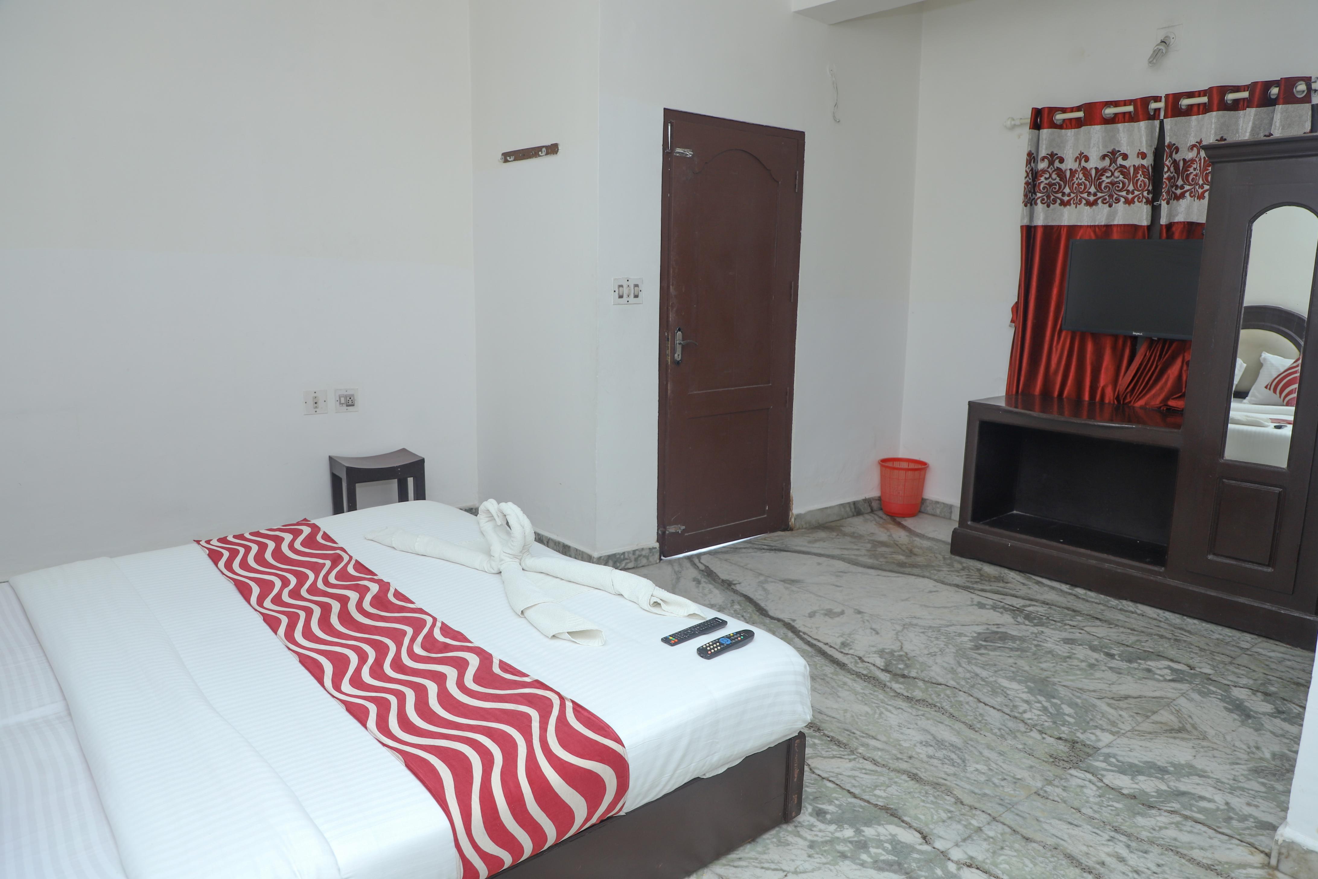GREESHMAM HOLIDAY INN MUNNAR - Tap to explore photos
