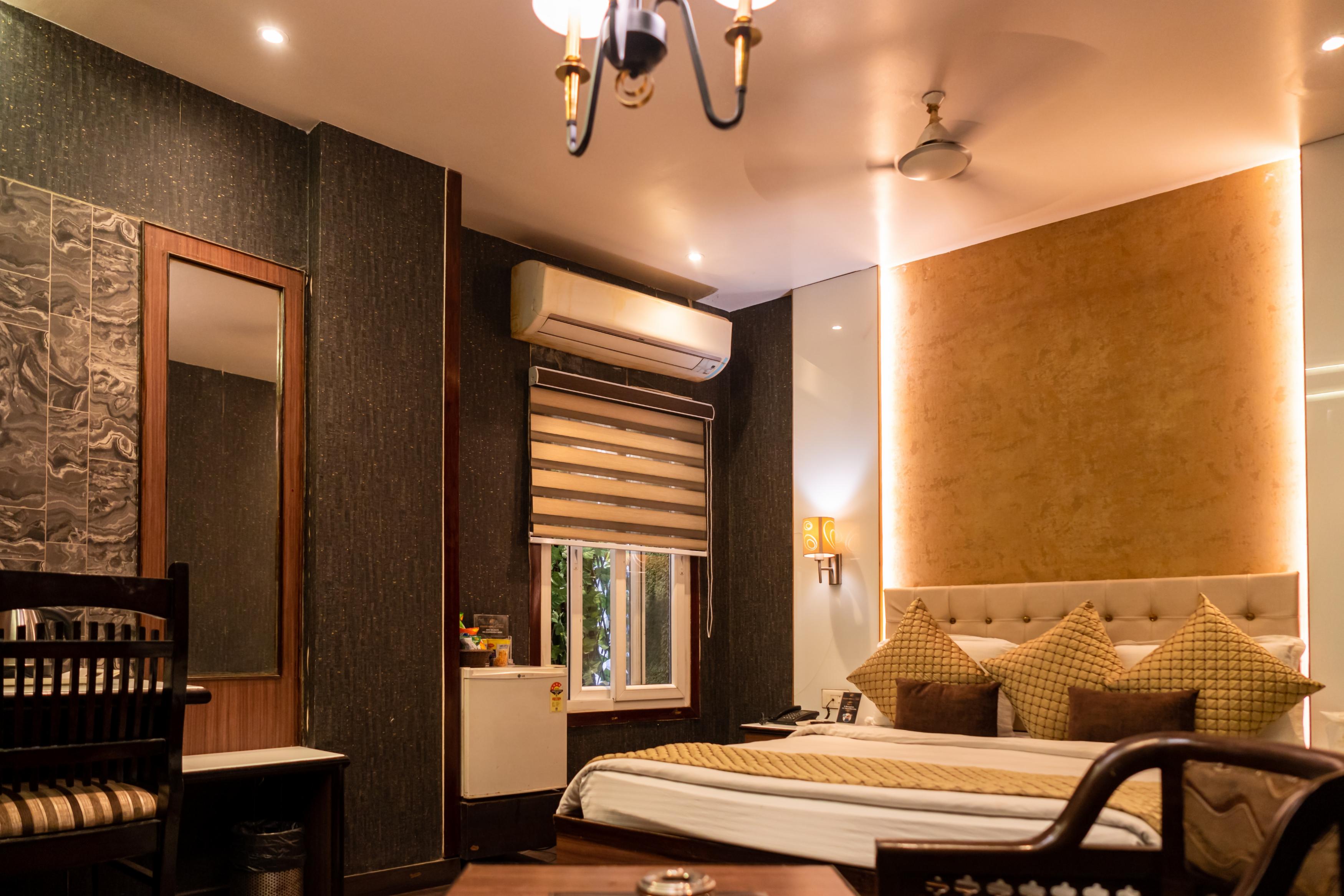 Golden Hotel Boutique - Opp Railway Station - Tap to explore photos