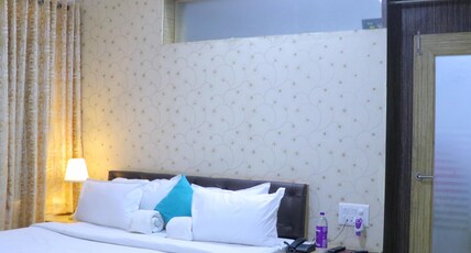 Hotel Embassy International. Room Type - Royal Suite